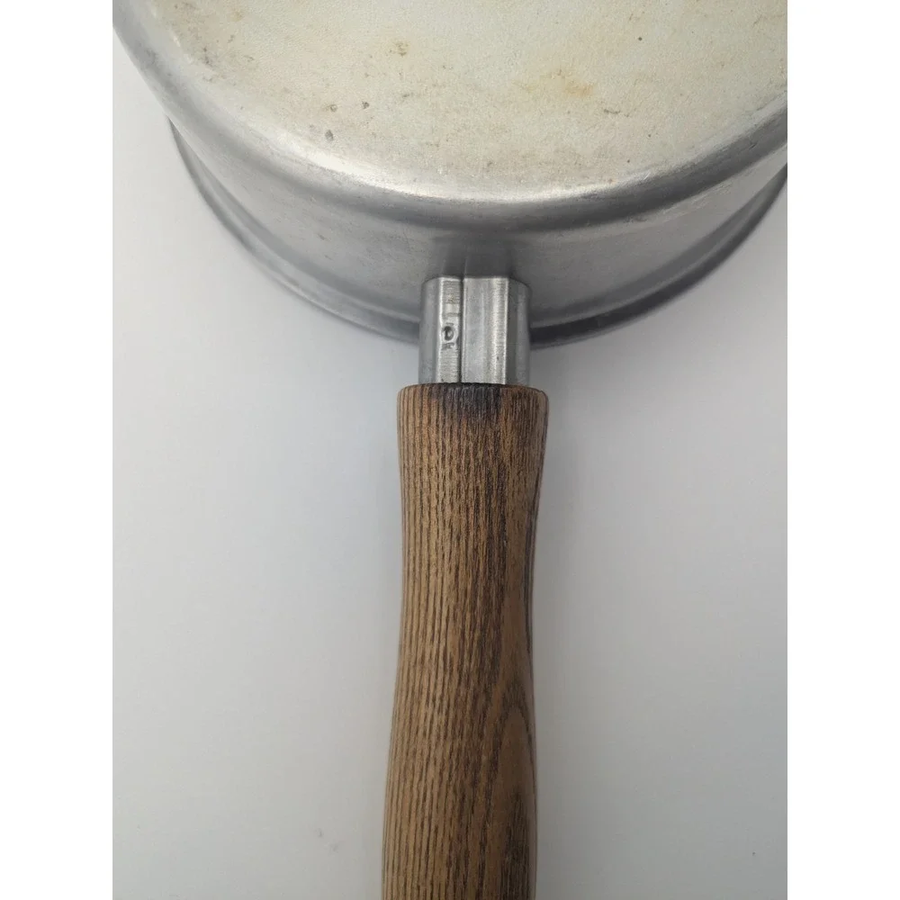 Vintage Mirro Sauce Pan Pot with Lid Aluminum Wood Handle 1 Quart 54221-1330‎
